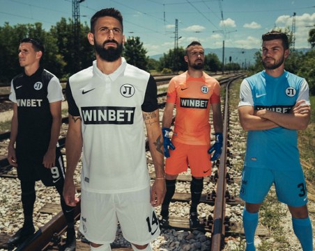 Локомотив представи екипите за новия сезон