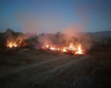 Заведение избухна в пламъци край Пловдив, баща и син са обгазени