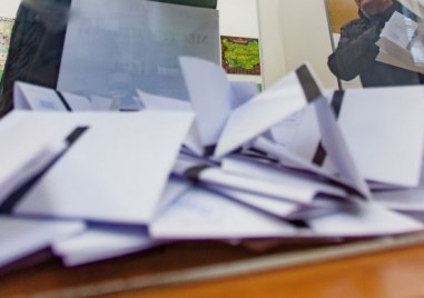 Жителите на Нова Загора гласуват днес за кмет на частични