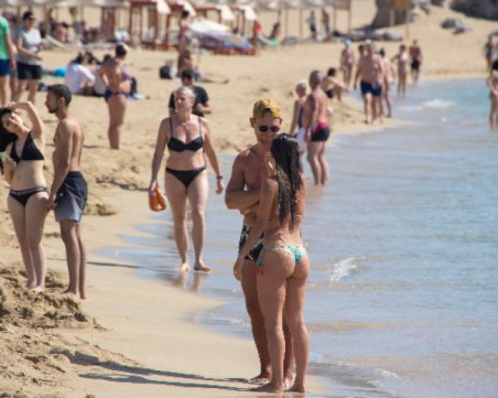 Близо 19 000 нови случаи на Covid-19 в Гърция