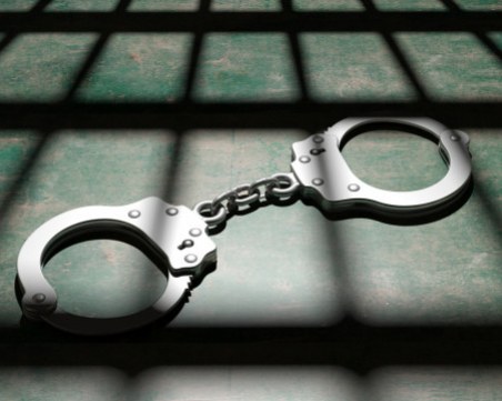 Двама са арестувани за стрелбата и нападението над мъж на детска площадка в София