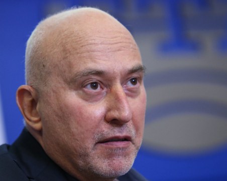 Проф. Огнян Кунчев: България навлезе в новата COVID вълна! Локдаунът е далече