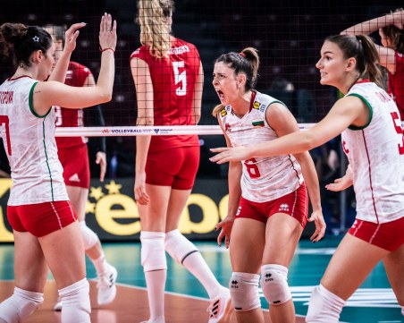 Волейболните националки със страхотна победа срещу Полша в София
