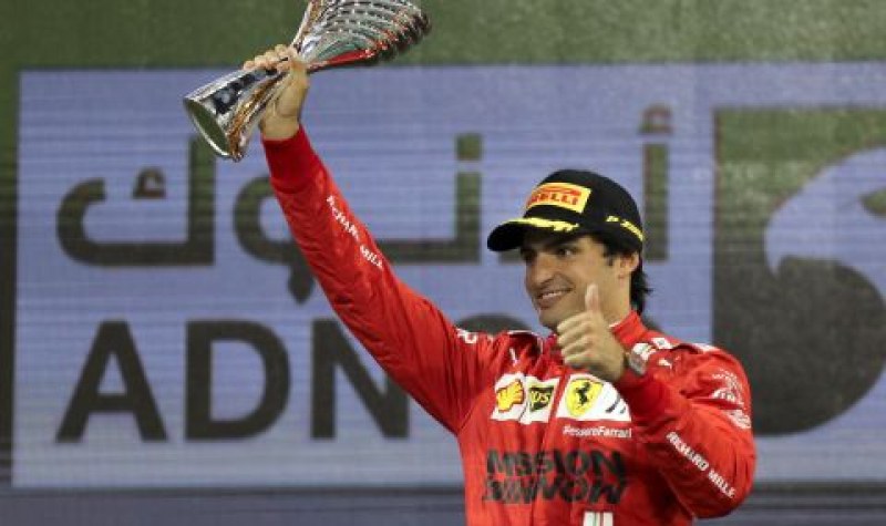Карлос Сайнц грабна първа победа във Формула 1 в своя
