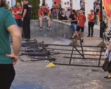 Ескалация на протестите в Скопие срещу френско предложение