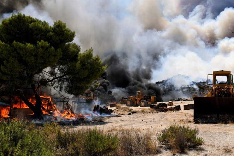 Над 50 пожара пламнаха в Гърция за денонощие