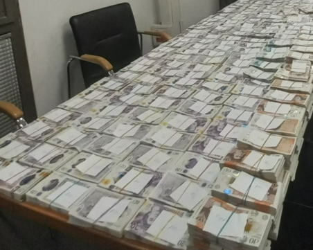 Конфискуваха над половин милион британски лири на 
