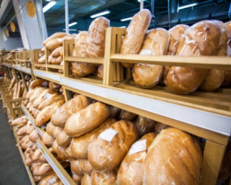 Нинова нареди проверки на цената на хляба, прогнозира троен спад