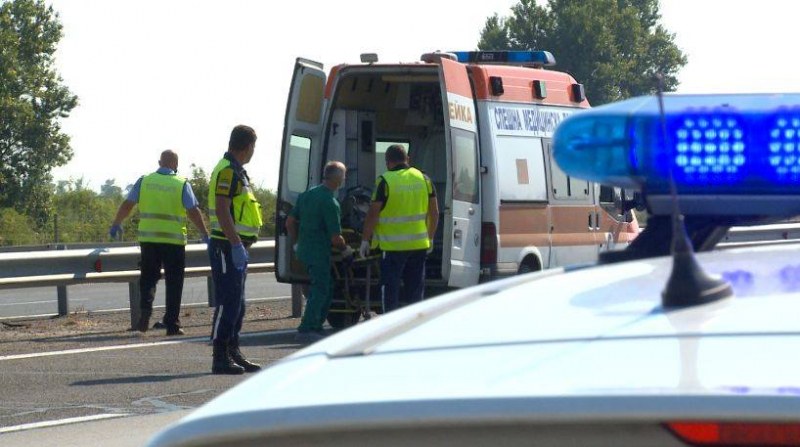 15 годишен шофьор удари с автомобил възрастна жена в Кърджали съобщават