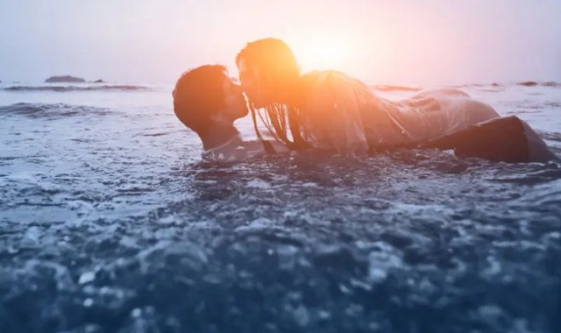 Няколко полезни съвета за секс на плажа… без пясък 
