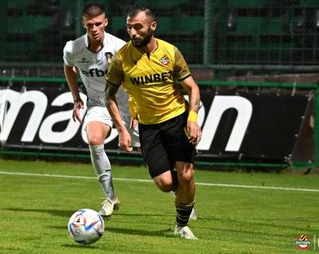 Ботев пусна билетите за мача с Апоел