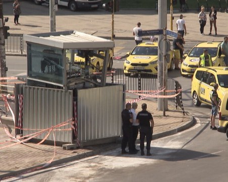 Десетки таксита излязоха на протест на мястото на тежкия инцидент в София