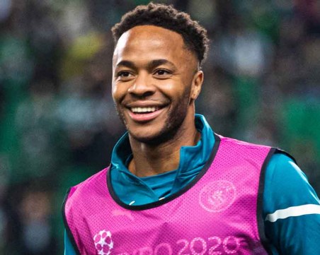 Стърлинг се разбра с Челси, представят го до 24 часa