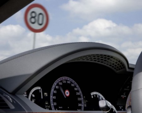 Всички нови коли в ЕС от днес ще са с ограничители на скоростта