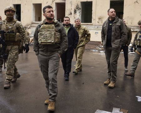 Зеленски отново с призив към Запада, иска оръжия