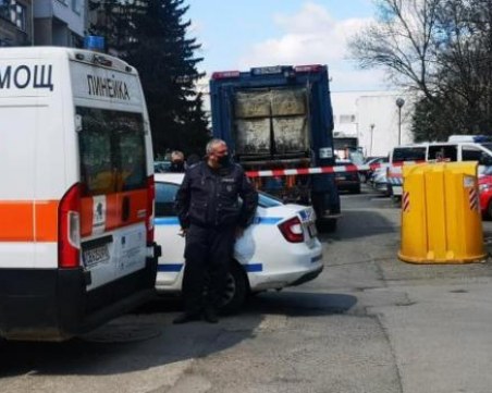 Боклукчия, паднал от камиона, опита да съди почистващата фирма, но олекна с 2600 лева