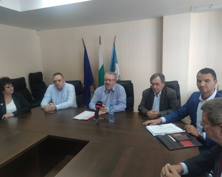 Червени съветници: БСП не е нито българска, нито социалистическа, нито партия