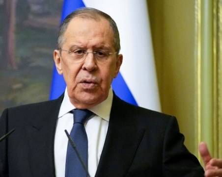 Лавров пристигна в Индонезия за среща на Г-20