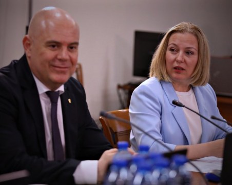 Остър спор във ВСС по исканията за предсрочно освобождаване на главния прокурор