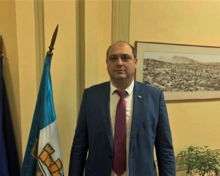 След ареста! Освободиха директора на общинското ФБР поради 