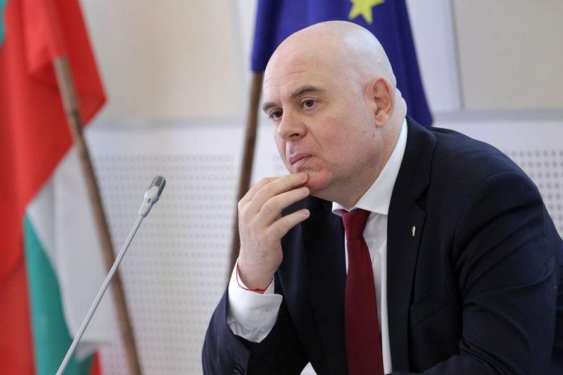 Гешев: Искат да сложат послушен главен прокурор