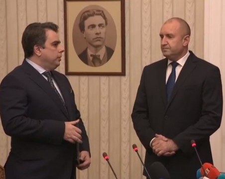 Василев върна мандата, Радев призова кабинета да побърза с Плана за възстановяване