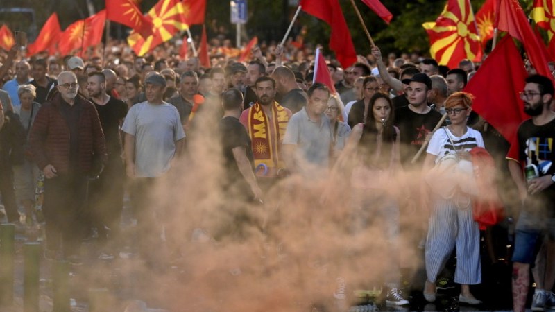 Опозицията в С. Македония заплаши, че ще блокира цялата страна
