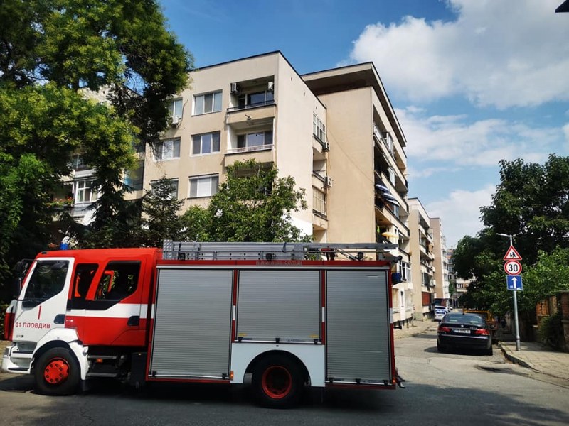 Пожарникари спасиха възрастна пловдивчанка