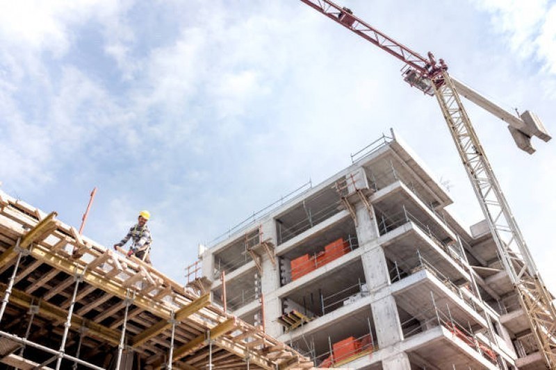 5,8% ръст в строителството през май на годишна база отчитат