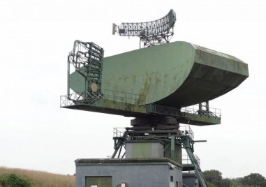 Британският технологичен предприемач Уилям Сачити живее и работи в изоставената радарна станция