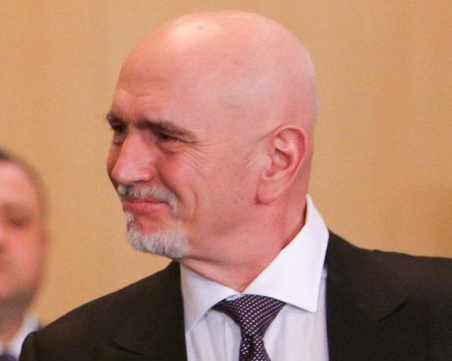 Депутат от влака Перник-София: Министър 