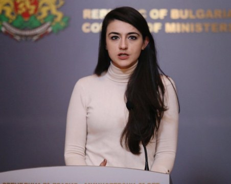 Лена Бориславова: Нека Борисов предложи закон за газовата диверсификация