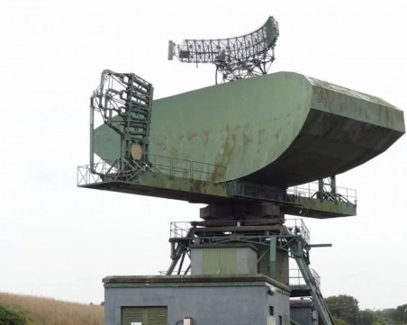 Милионер си купи гигантски радар от Студената война, за да търси извънземни