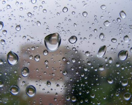 Слънце с краткотрайни валежи днес