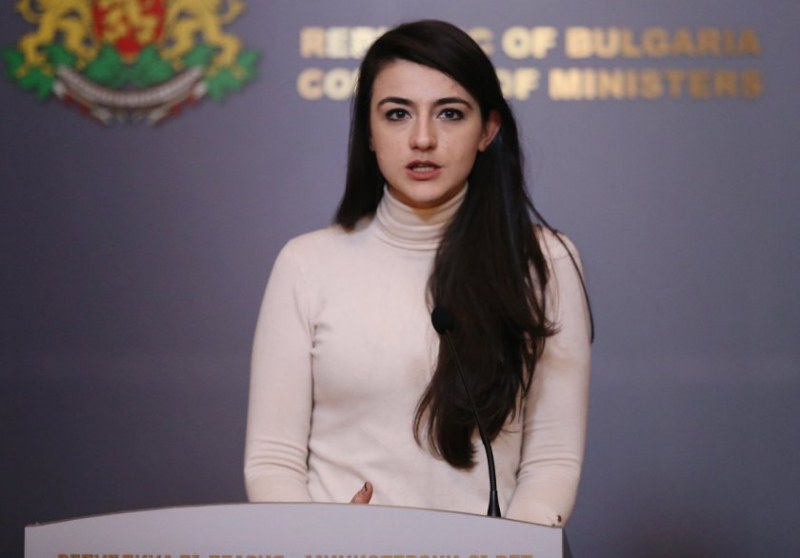 Лена Бориславова: Нека Борисов предложи закон за газовата диверсификация