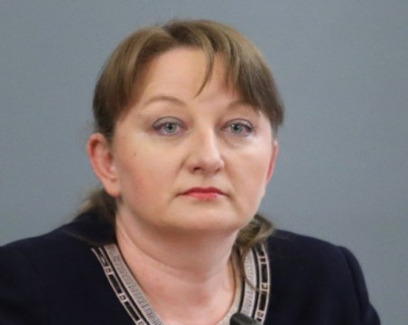 Деница Сачева: Притеснително е, че ДБ търси партньорство с БСП