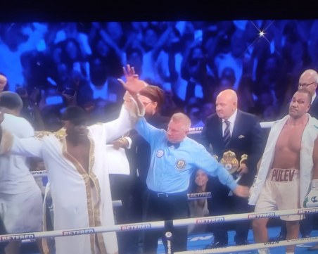 В истинска битка Кобрата загуби от Чисора в Лондон