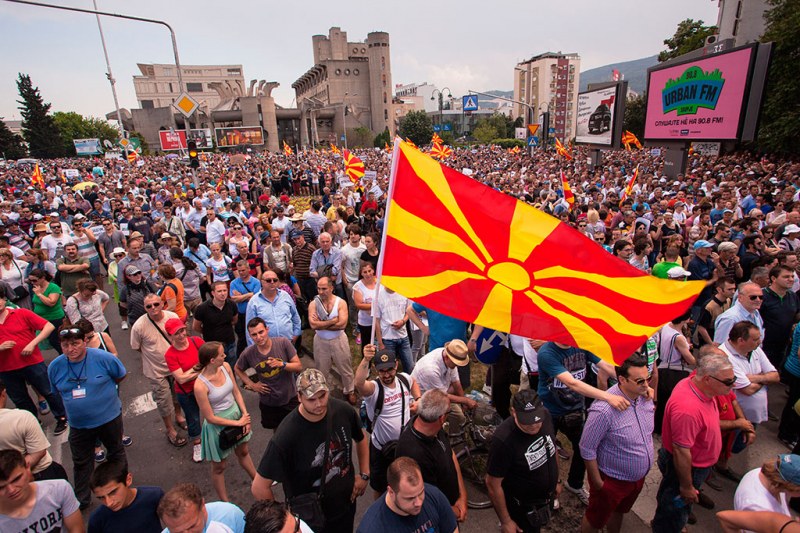 Протестите в Скопие продължават, хиляди крещят 