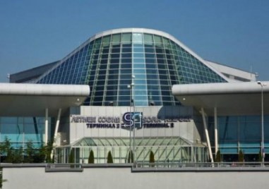 Извънредна ситуация на летище София Подаден е сигнал за бомба