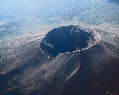 Американски турист падна във Везувий, докато си прави селфи