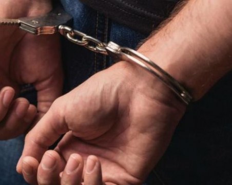 Арестуван за наркотици се оказа в болница, полицията твърди, че се е самонаранил