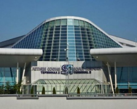 Евакуираха терминалите на летище София заради сигнал за бомба