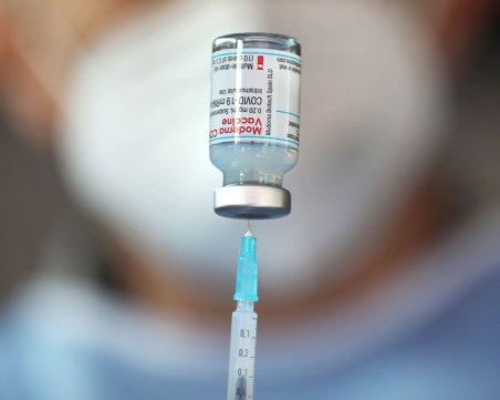 Здравни агенции на ЕС: Да се обмисли поставяне на втора бустерна доза Covid ваксина