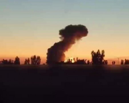 Русия и Украйна си размениха среднощни атаки по Нова Каховка и Николаев