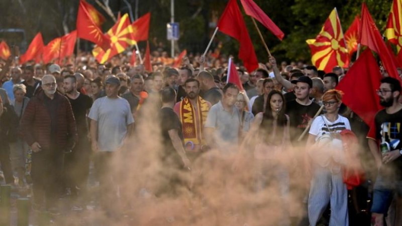 Централният съвет на управляващия Социалдемократически съюз в РС Македония единодушно