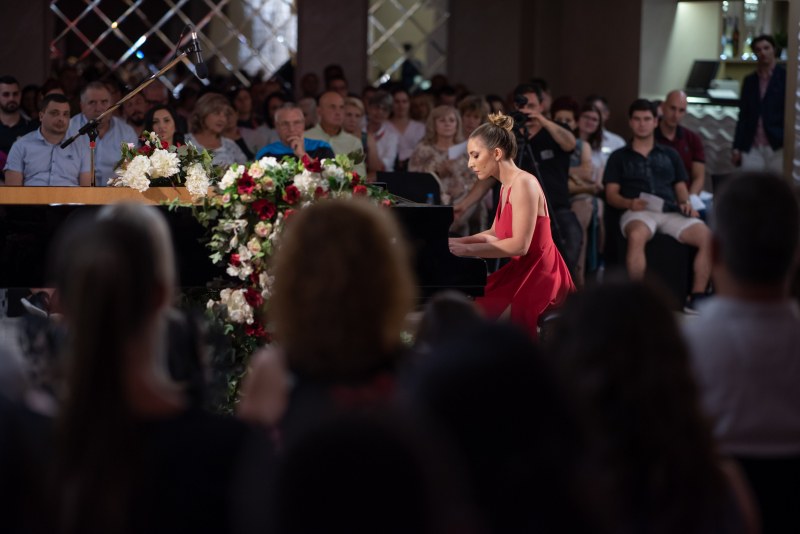 Вълшебен концерт с кауза събра книги за читалище край Пловдив СНИМКИ
