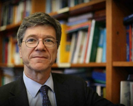 Съветникът на Борел Джефри Сакс смята, че коронавирусът е тръгнал от американска биолаборатория