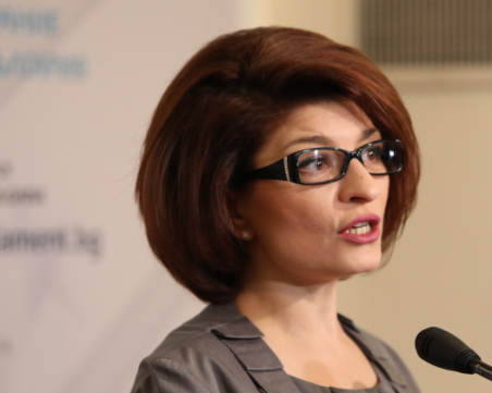 Атанасова: Липсата на кворум води до агония на всяко заседание в НС