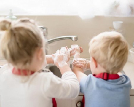 Родителите ще могат да взимат болнични за карантина на деца до 12 години