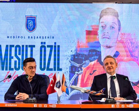 Йозил няма да става геймър, подписа с друг клуб от Истанбул